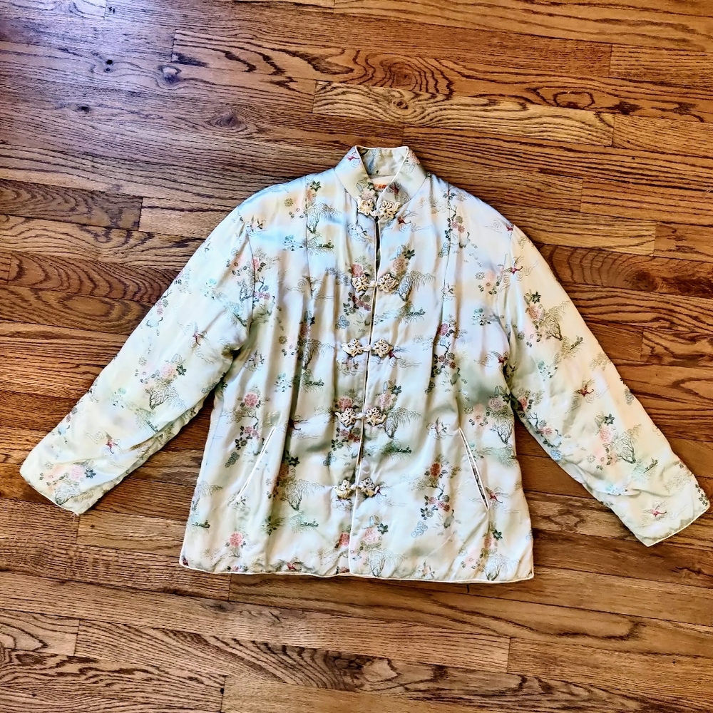 Vintage quilted Chinese silky silver jacket!